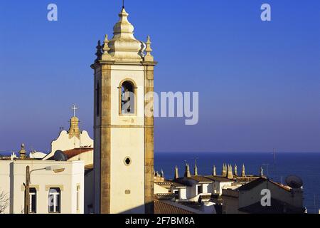 kirche in der Altstadt von Albufeira, Portugal, Algarve, Albufeira Stockfoto