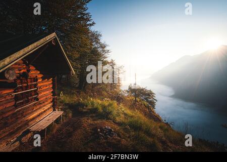 Berühmter Plansee in Österreich im Sommer. Stockfoto