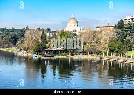 Basilica Parrocchiale dei Santi Pietro e Paolo, Lake Central Park, EUR, Rom, Latium, Italien, Europa Stockfoto