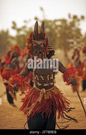 Afrika /Mali/Sanga / traditionelle Maskentänzer im Dogon Village Mali Stockfoto