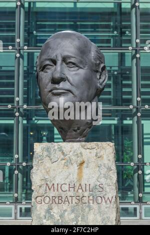 Büste, Michail Sergejewitsch Gorbatschow, Axel-Springer-Verlag, Axel-Springer-Straße, Kreuzberg, Berlin, Deutschland Stockfoto