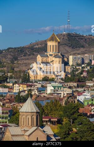 Georgien, Tiflis, Blick auf die Kathedrale von Taminda Sameba (Kathedrale der Heiligen Dreifaltigkeit) - die größte orthodoxe Kathedrale im Kaukasus Stockfoto