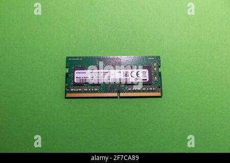 Samsung RAM Memory Board Laptop Reparatur Chroma Key isoliert Russland, Sankt-Petersburg, 6apr2021. Stockfoto