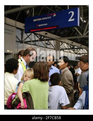 Ein Streik in Heathrow bringt den Flughafen Terminal 4 nach Ein virtuelles Standstillpic David Sandison 11/8/2005 Stockfoto