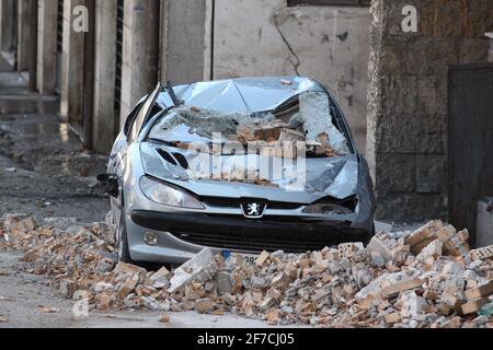 L'Aquila, Italien - 6. April 2009: Die Stadt wurde durch das Erdbeben zerstört Stockfoto