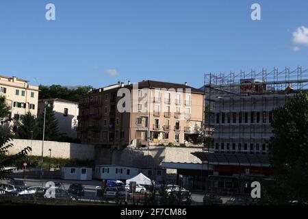 L'Aquila, Italien - 9. Juli 2009: Die Stadt wurde durch das Erdbeben zerstört Stockfoto