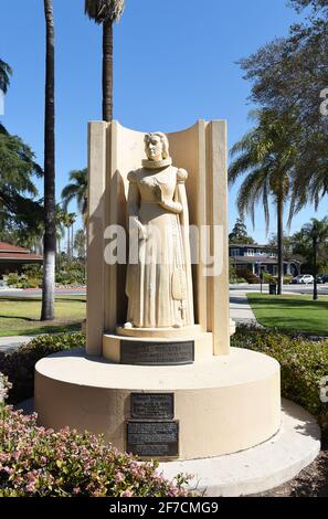 ANAHEIM, KALIFORNIEN - 31 MAR 2021: Pearson Park Monument für Helena Modjeska eine polnische Schauspielerin, die 1876 nach Anaheim emigrierte. Stockfoto