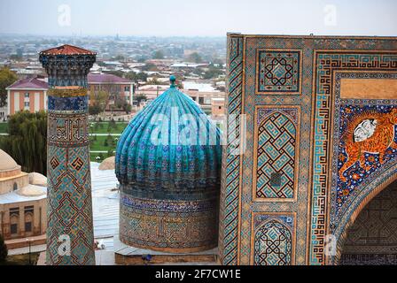 Registan Platz in Samarkand, Usbekistan - Islamische Architektur Stockfoto