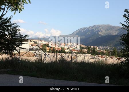 L'Aquila, Italien - 9. Juli 2009: Die Stadt wurde durch das Erdbeben zerstört Stockfoto