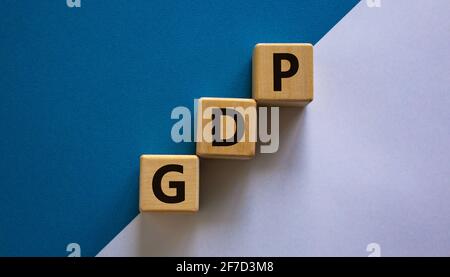 BIP, Symbol für gute Verteilungspraxis. Konzeptworte "GDP, gute Verteilungspraxis" auf Kuben auf einem schönen weißen Hintergrund. Business und GDP, Go Stockfoto