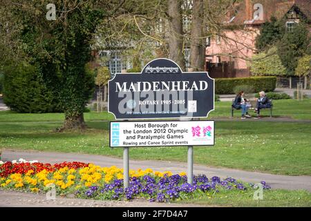 Einfahrtsschild nach Maidenhead, Bridge Road, Maidenhead, Vereinigtes Königreich Stockfoto