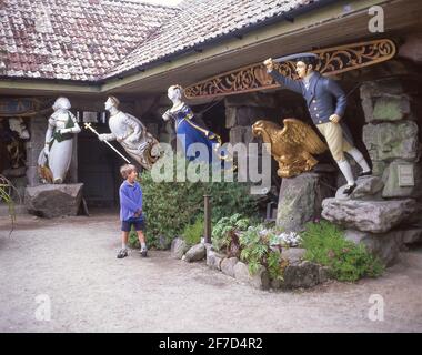 Historische Schiffsfigürchen, das Valhalla Museum, Tresco Abbey Gardens, Tresco, Isles of Scilly, Cornwall, England, Vereinigtes Königreich Stockfoto