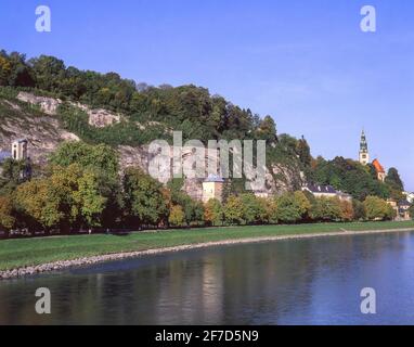 Blick auf die Stadt über die Salzach, Salzburg, das Bundesland Salzburg, die Republik Österreich Stockfoto