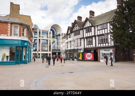 Ein meist leeres Kingston Town Center - die Auswirkungen von Lockdown und Coronavirus Stockfoto