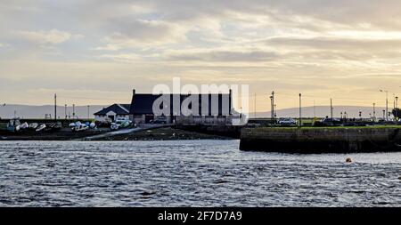 Fischerboote Hafen in Galway, Irland Stockfoto