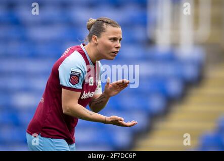 Reading, Großbritannien. April 2021. Gilly Flaherty von West Ham Vereinigte Frauen beim FAWSL-Spiel zwischen Reading Women und West Ham United am 3. April 2021 im Madejski Stadium, Reading, England. Foto von Andy Rowland. Quelle: Prime Media Images/Alamy Live News Stockfoto