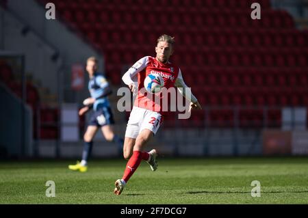 Rotherham, Großbritannien. April 2021. Angus MacDonald von Rotherham United beim Sky Bet Championship Behind Closed Doors Match zwischen Rotherham United und Wycombe Wanderers am 5. April 2021 im New York Stadium, Rotherham, England. Foto von Andy Rowland. Quelle: Prime Media Images/Alamy Live News Stockfoto