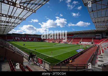 Rotherham, Großbritannien. April 2021. Gesamtansicht des Stadionvorspiel während des Sky Bet Championship Behind Closed Doors-Spiels zwischen Rotherham United und Wycombe Wanderers am 5. April 2021 im New York Stadium, Rotherham, England. Foto von Andy Rowland. Quelle: Prime Media Images/Alamy Live News Stockfoto