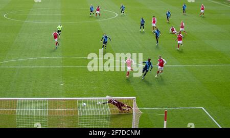 Rotherham, Großbritannien. April 2021. Admiral Muskwe (leihweise von Leicester City) von Wycombe Wanderers erzielt am 5. April 2021 im New York Stadium, Rotherham, England, das Eröffnungstor während der Sky Bet Championship hinter verschlossenen Türen zwischen Rotherham United und Wycombe Wanderers. Foto von Andy Rowland. Quelle: Prime Media Images/Alamy Live News Stockfoto