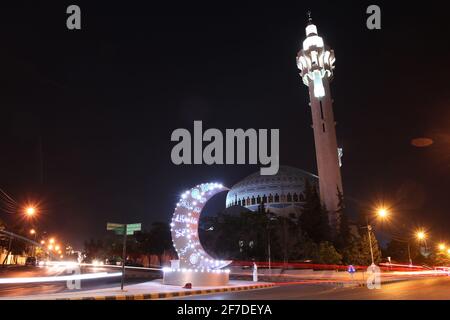 Eine wunderschöne Auswahl an Ramadan-Dekoration und Atmosphäre im Mitten im lebhaften Amman Stockfoto