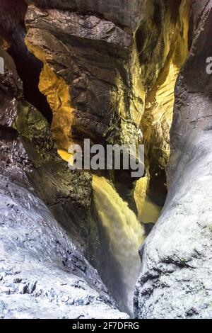 Trummelbach Wasserfall im Inneren des Berges in der Schweiz Stockfoto