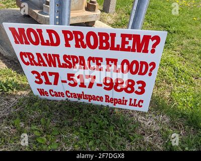 Greenwood, Indiana Vereinigte Staaten - April 06 2020: Schimmel Problem Signage Stockfoto
