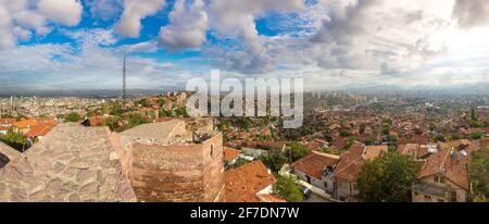 Panorama-Luftaufnahme von Ankara, Türkei in einem schönen Sommertag Stockfoto