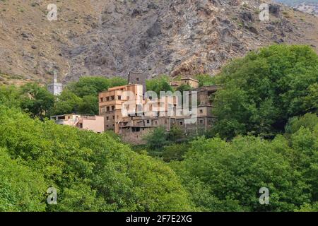 Ein Berberdorf in der Nähe von Imlil im Ait Mizane Tal in der Nähe des Toubkal Nationalparks, Marokko Stockfoto