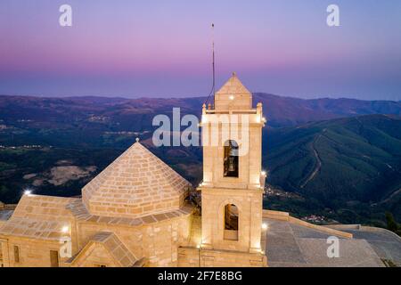 Senhora da Graca Kirche Drohne Luftaufnahme in Mondim de Basto, Portugal Stockfoto