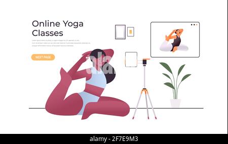 Frau macht Stretching-Übungen, während sie sich Online-Video-Trainingsprogramm Mit Yoga-Lehrer-Workout-Konzept Stock Vektor