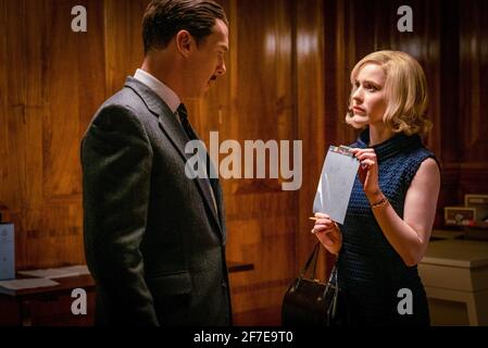 ERSCHEINUNGSDATUM: 19. März 2021 TITEL: The Courier STUDIO: Lionsgate REGIE: Dominic Cooke PLOT: Cold war-Spion Greville Wynne und seine russische Quelle versuchen, der Kubanenkrise ein Ende zu setzen. MIT: BENEDICT CUMBERBATCH als Greville Wynne, RACHEL BROSNAHAN als Emily Donovan. (Bild: © Lionsgate/Entertainment Pictures) Stockfoto