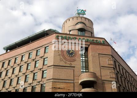 Kiew, Ukraine. März 2021. Credit Agricole Bank Bürogebäude wird in Kiew gesehen. (Foto von Pavlo Gonchar/SOPA Images/Sipa USA) Quelle: SIPA USA/Alamy Live News Stockfoto