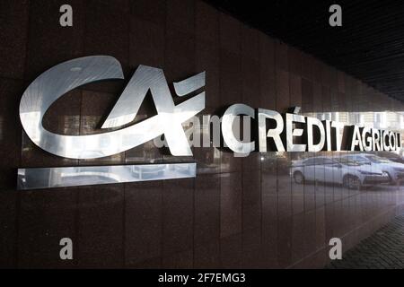 Kiew, Ukraine. März 2021. Das Logo von Credit Agricole ist in ihrem Bankbüro in Kiew zu sehen. Kredit: Pavlo Gonchar/SOPA Images/ZUMA Wire/Alamy Live Nachrichten Stockfoto