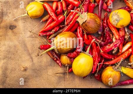 Rote Chilis sind vollgepackt mit Vitamin C, das das Immunsystem unterstützt und chronische Krankheiten bekämpft. Es gibt sehr starke Antioxidans Stockfoto