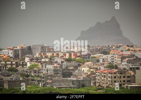 Blick über die Stadt Assomada auf der Insel Santiago, Cabo Verde Inseln. Stockfoto