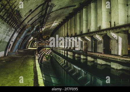 Verlassene unterirdische Marinestützpunkt für U-Boote in Sewastopol, Ukraine. Stockfoto