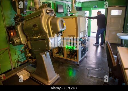 München, Deutschland. März 2021. Das derzeit geschlossene Kino am Sendlinger Tor. (To dpa 'When it finally starting up again: Kinos, auf die wir uns freuen') Quelle: Peter Kneffel/dpa/Alamy Live News Stockfoto