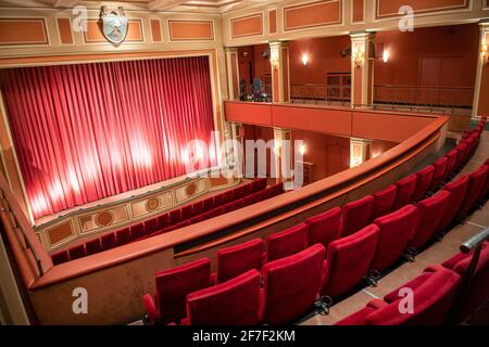 München, Deutschland. März 2021. Das Auditorium im geschlossenen Kino am Sendlinger Tor. (To dpa 'When it finally startes again: Kinos we Look forward to') Quelle: Peter Kneffel/dpa/Alamy Live News Stockfoto