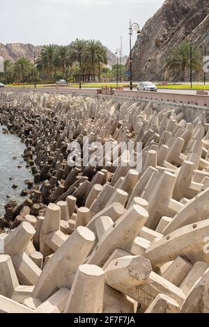 Die Corniche, an der Bucht von Muttrah, in Maskat, der Hauptstadt des Oman Stockfoto