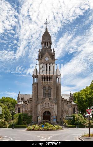 Épernay, Frankreich - Juli 23 2020: Die Kirche Saint-Pierre-Saint-Paul wurde 1897 eingeweiht. Seinen Spender (Paul Chandon de Briailles) zu ehren, Stockfoto