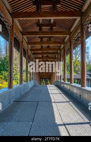 Innenansicht eines chinesischen Pavillons in Hangzhou, China. Stockfoto