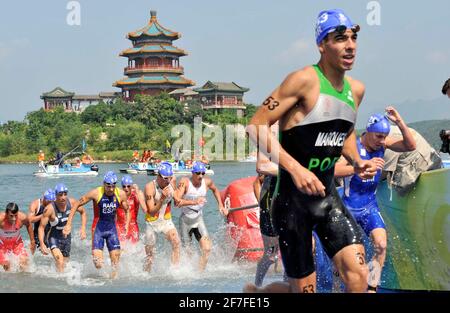 OLYMPISCHE SPIELE PEKING 2008. TAG 19/8/08. HERREN TRIATHLON. BILD DAVID ASHDOWN Stockfoto