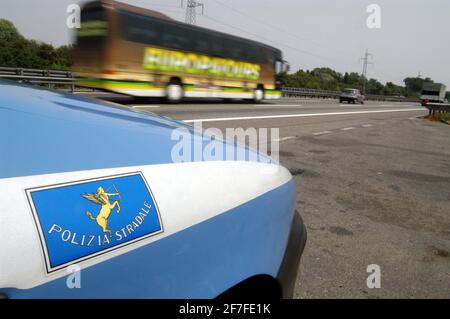 - Landstraßenpatrouille....- polizia stradale Stockfoto