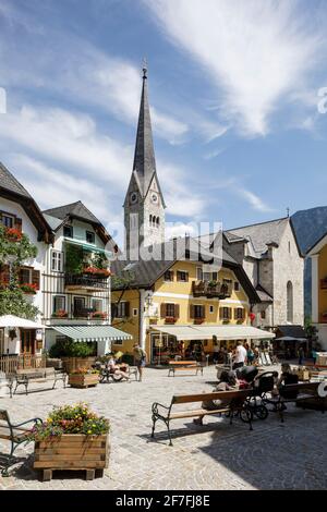 Die kleine Stadt Hallstatt, am Ufer des Hallstatter Sees, UNESCO Weltkulturerbe, Salzkammergut, Österreich, Europa Stockfoto