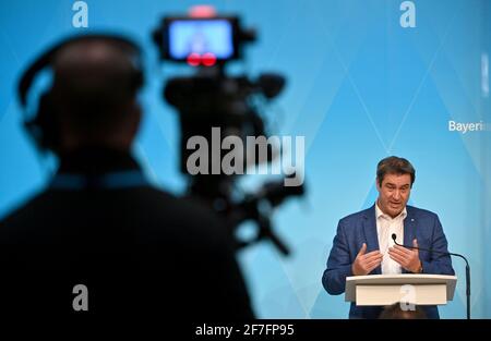 München, Deutschland. April 2021. Nach der Kabinettssitzung nimmt der bayerische Ministerpräsident Markus Söder (CSU) an einer Abschlusspressekonferenz Teil. Kredit: Peter Kneffel/dpa/Alamy Live Nachrichten Stockfoto