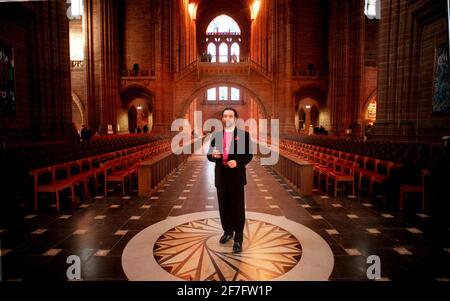 James Jones wird neuer Bischof von Liverpool nov 1998 im Inneren der anglikanischen Kathedrale Stockfoto