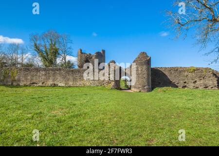 Die Überreste einer motte und bailey-Burg aus dem 12. Jahrhundert, Longtown Herefordshire, Großbritannien. März 2021 Stockfoto