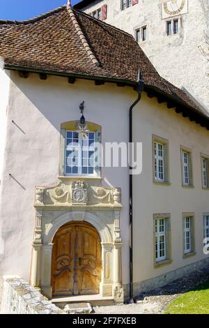 Portal auf Schloss Rotwasserstelz (Rötteln). Dieses Portal ist ein schönes Beispiel für den frühen klassizistischen Louis XVI-Stil oder den Zopf-Stil. Deutschland. Stockfoto