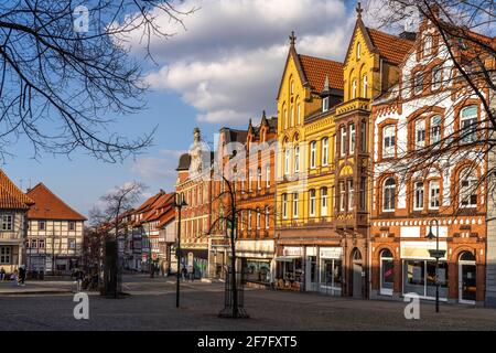 Wilhelminische Bauten am Marktplatz von Northeim, Niedersachsen, Deutschland Gebäude im wilhelminischen Stil auf dem Marktplatz in Northeim, Niedersachsen Stockfoto