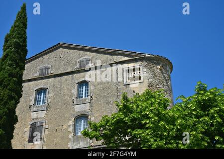 Altes Provençal Landhaus im historischen Dorf Ménerbes, Provence-Alpes-Côte d'Azur Vaucluse, Frankreich. Stockfoto